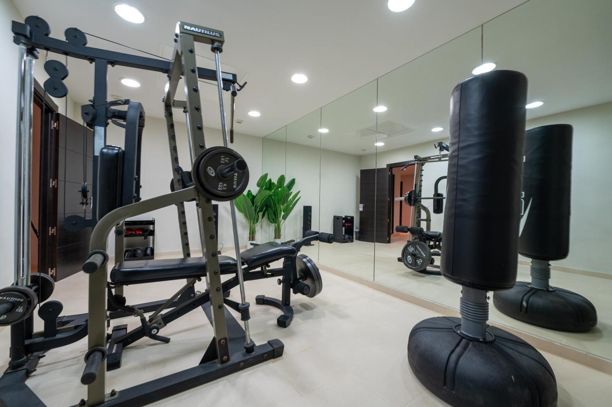 Vacation I Milka, Frontline Golf, Giant Private Heated Pool, Close To High-end Restaurants, 8min Puerto Banus, Cine