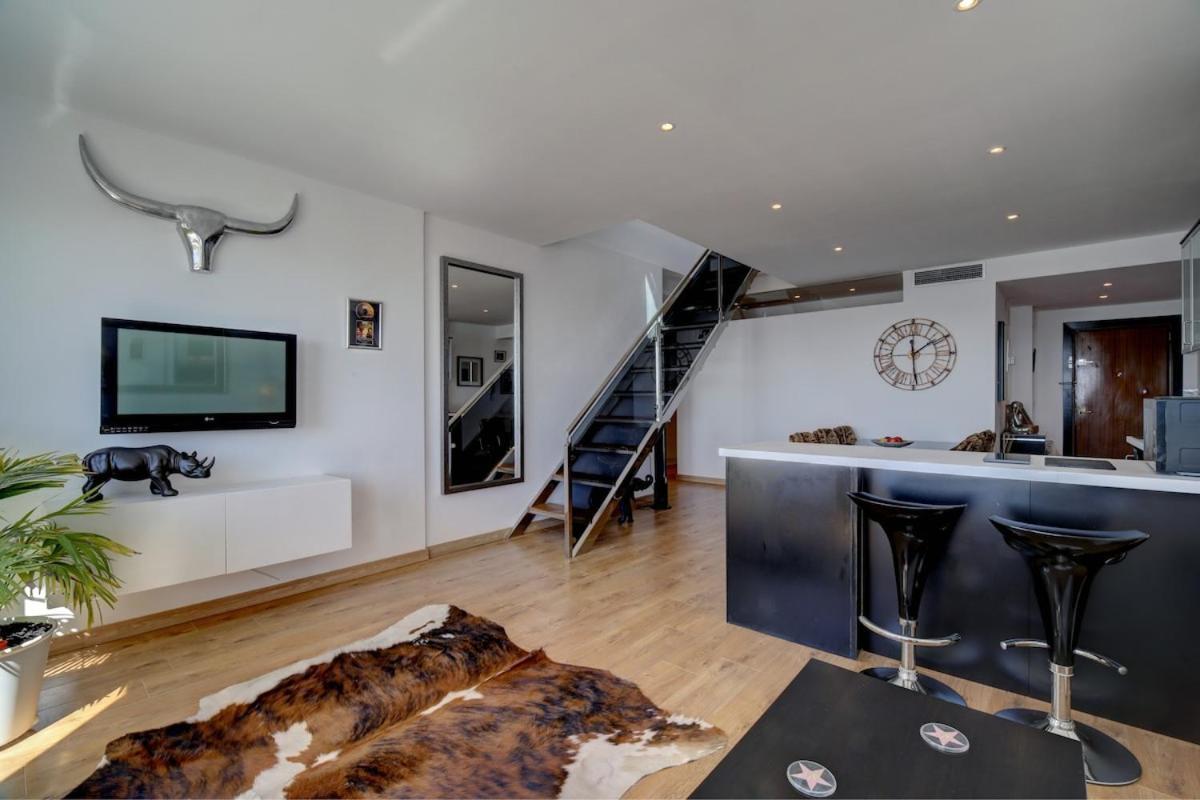 Apartment Puerto Banus, Marbella, Penthouse Apartment, Near Golf