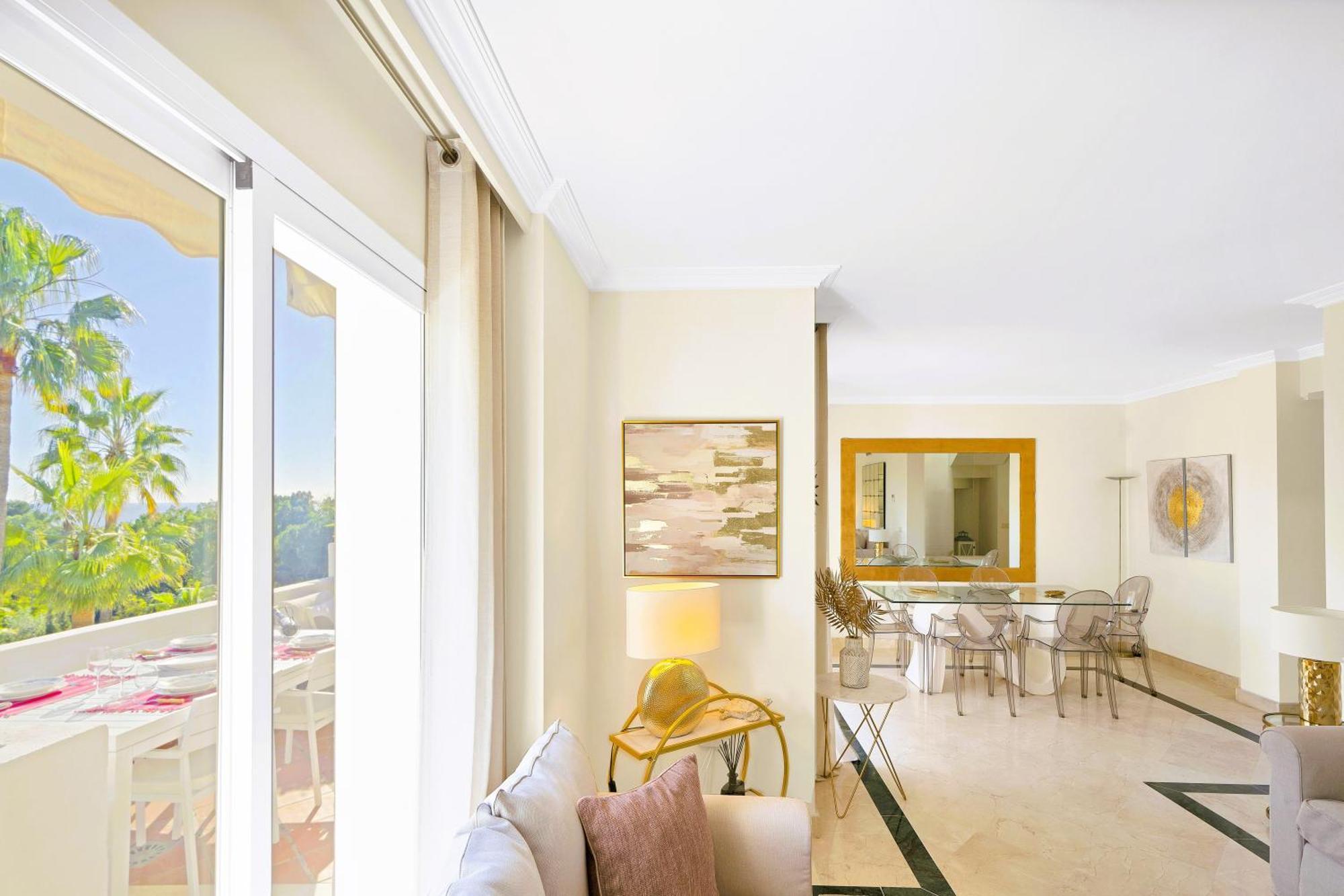 Luxury Penthouse With Sea Views In Marbella Golden Mile, Puente Romano Area *