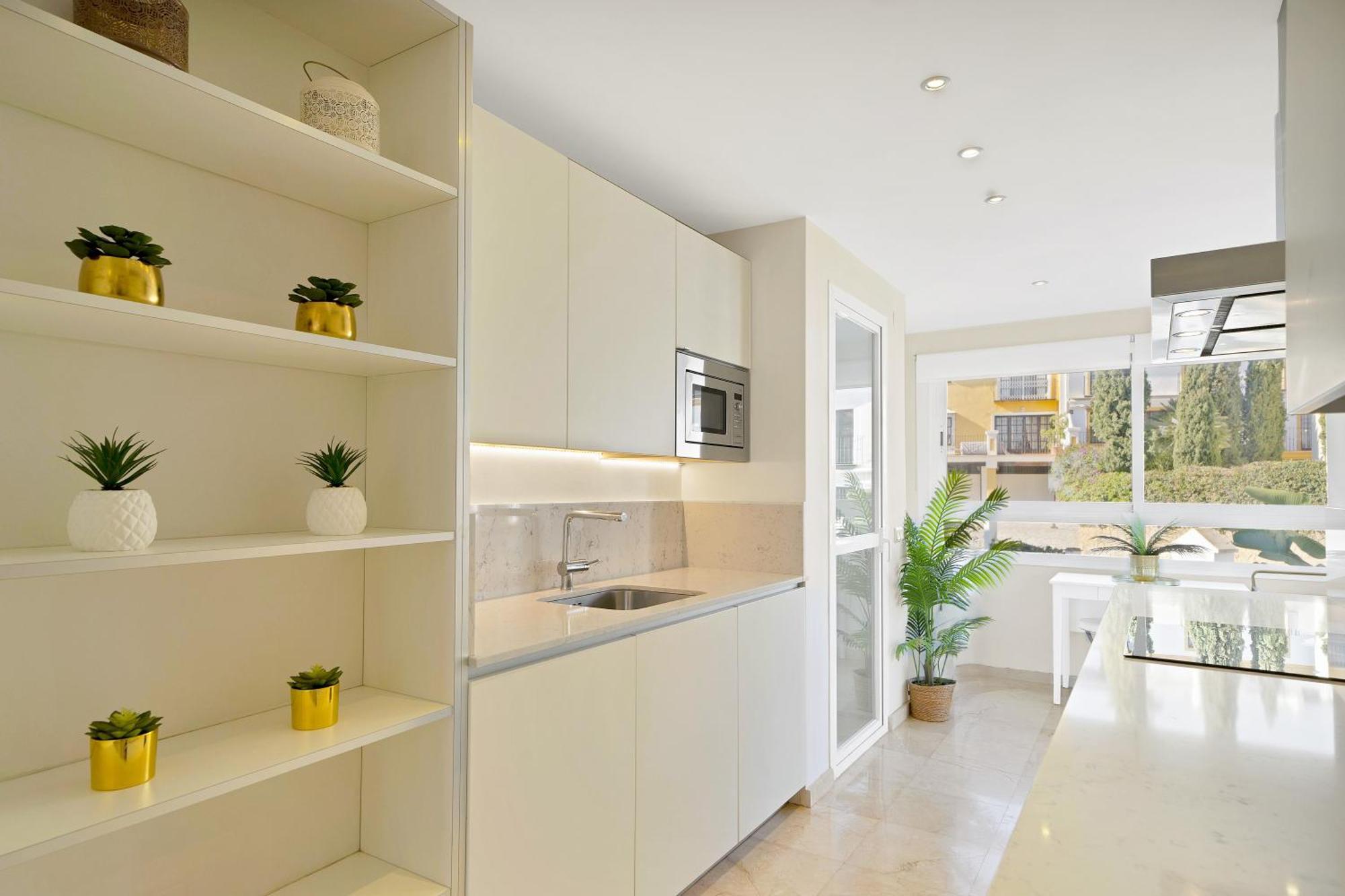 Luxury Penthouse With Sea Views In Marbella Golden Mile, Puente Romano Area Apartamento Marbella