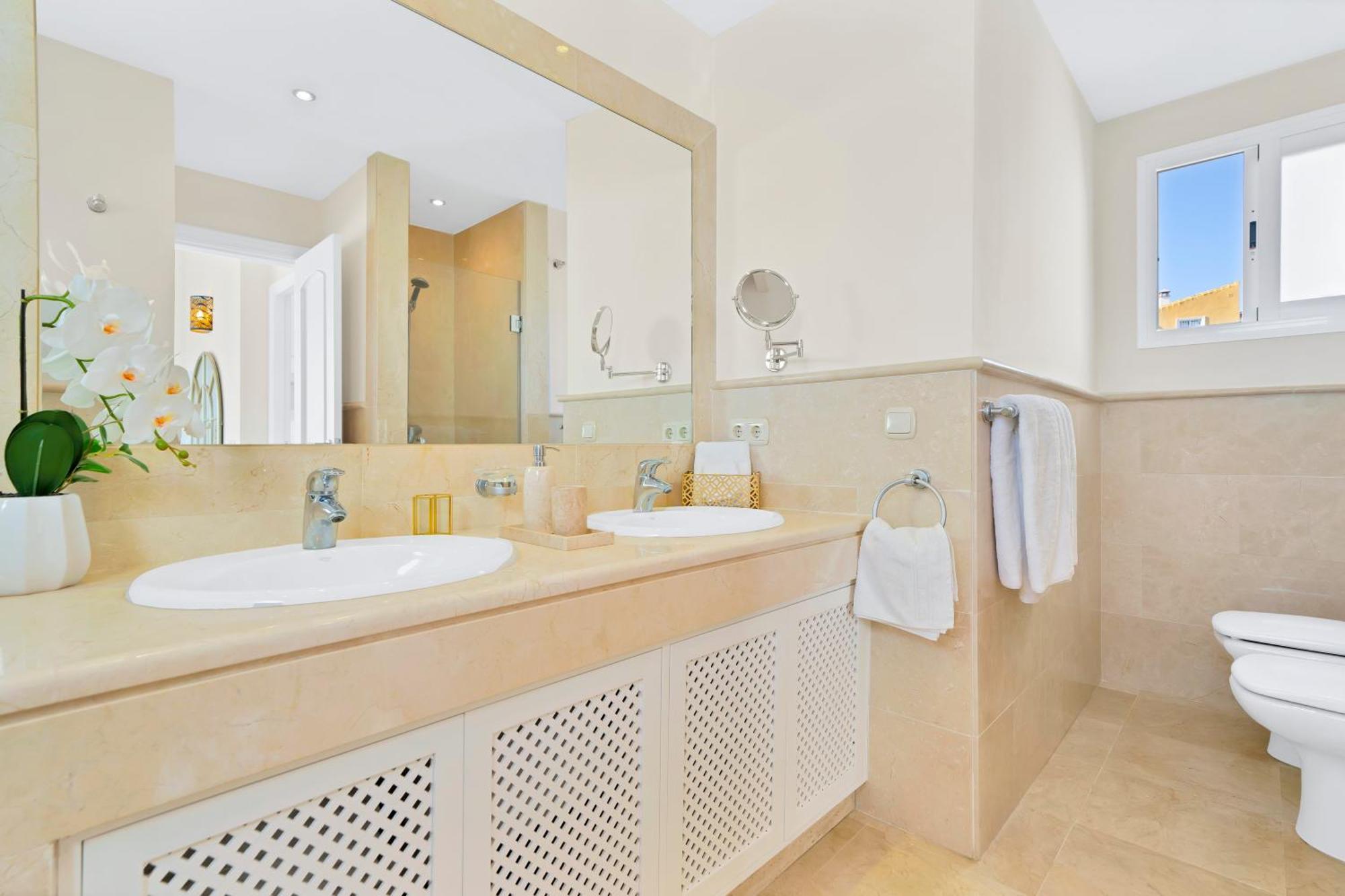 Luxury Penthouse With Sea Views In Marbella Golden Mile, Puente Romano Area Apartamento *