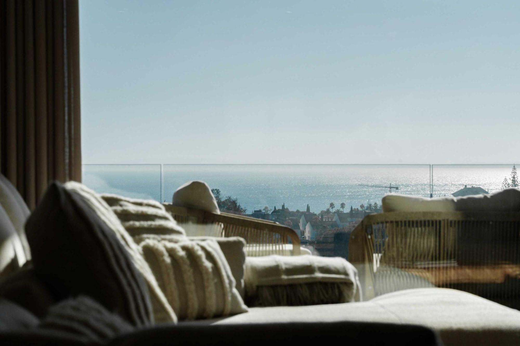 Casa Sol Luxury Rooftop Penthouse Gym Pools Apartment