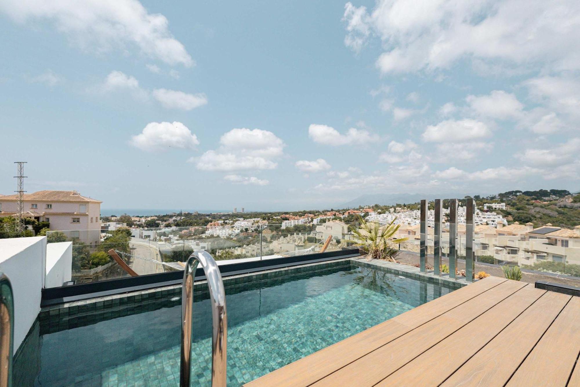 Casa Sol Luxury Rooftop Penthouse Gym Pools