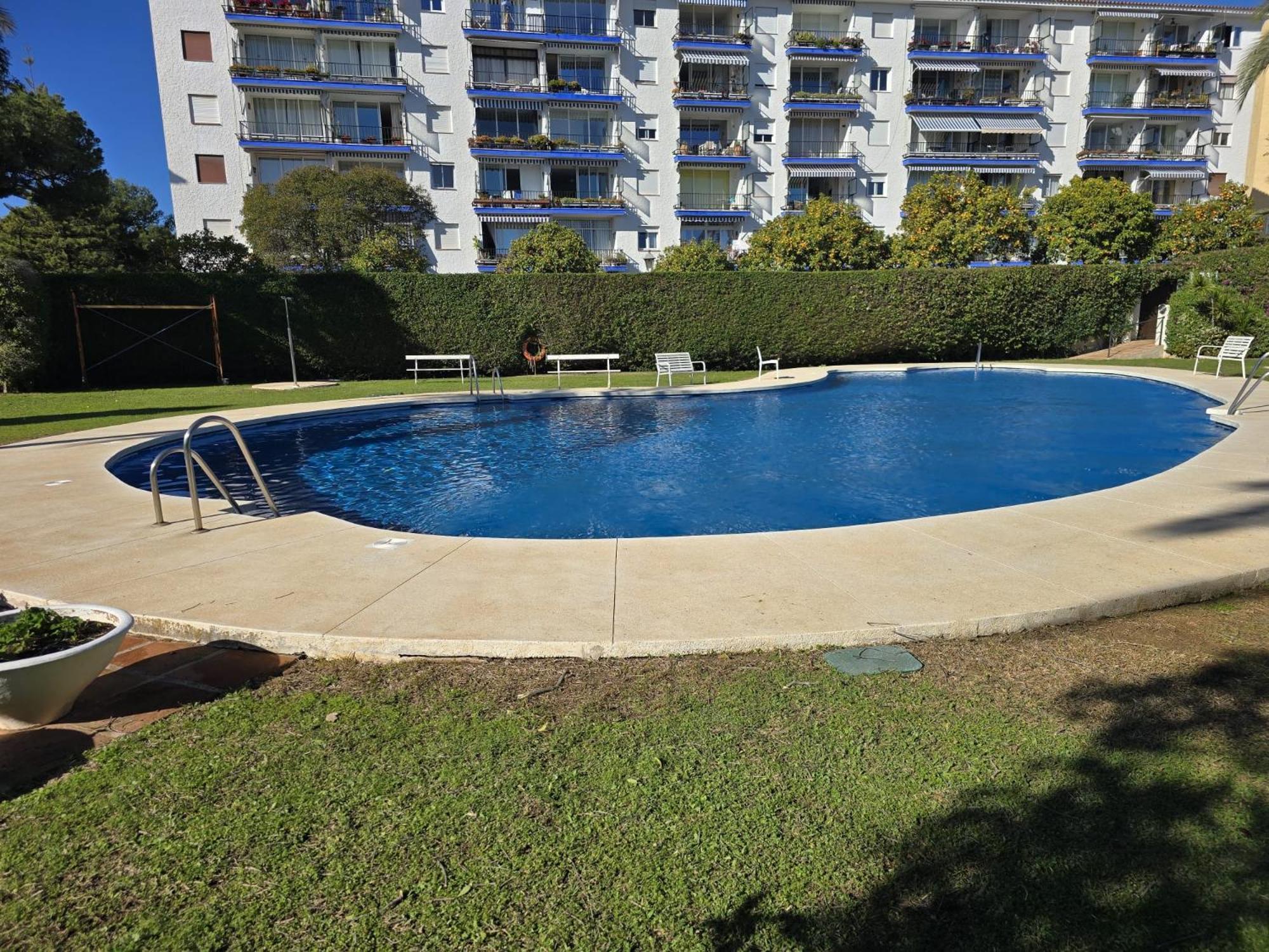Apartment Center Walking Distance And Plaza De Naranjos Marbella