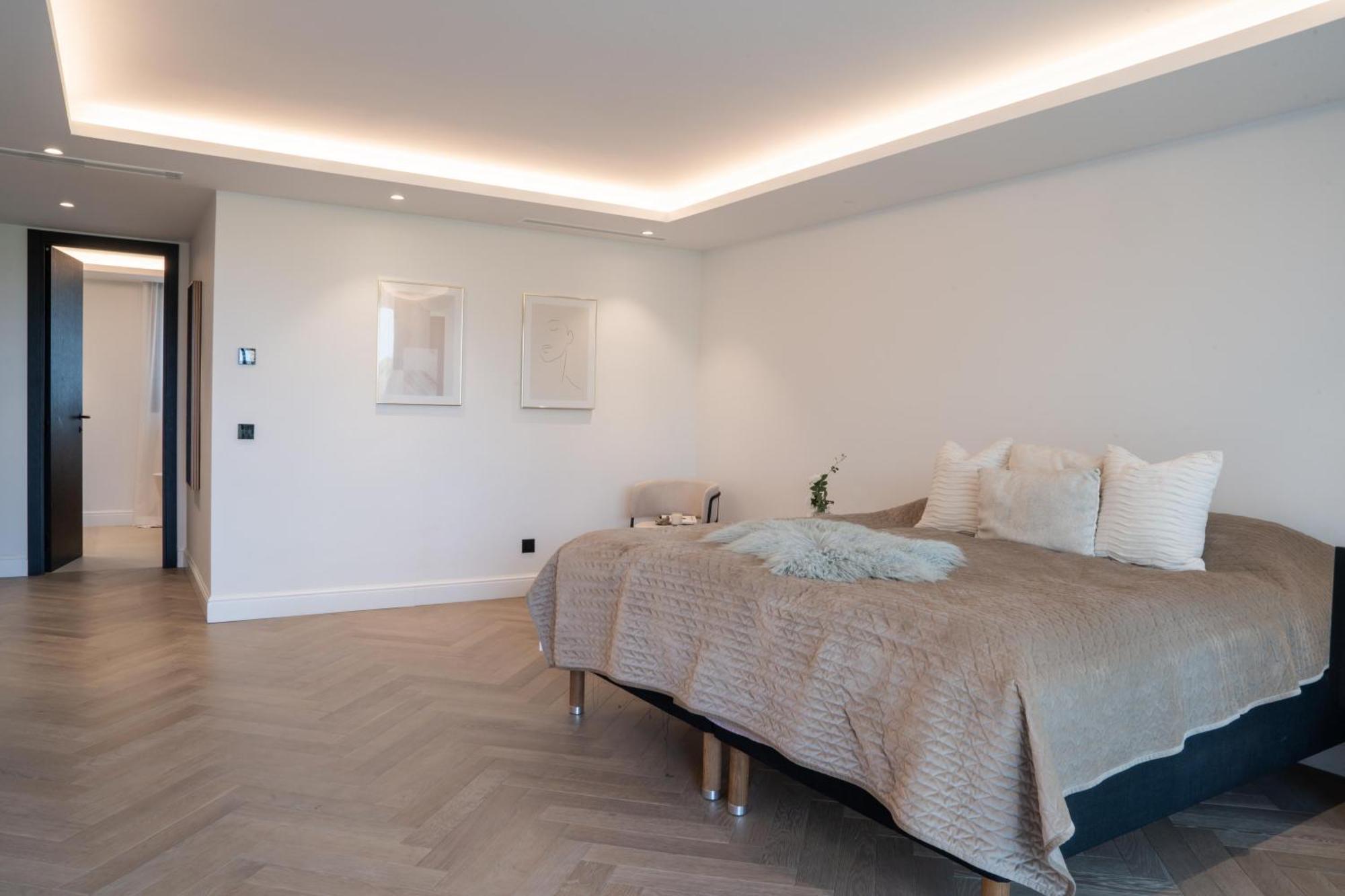 Apartment Exquisite 5 Bdrm Luxury W Gym, Bbq, And Pool Marbella