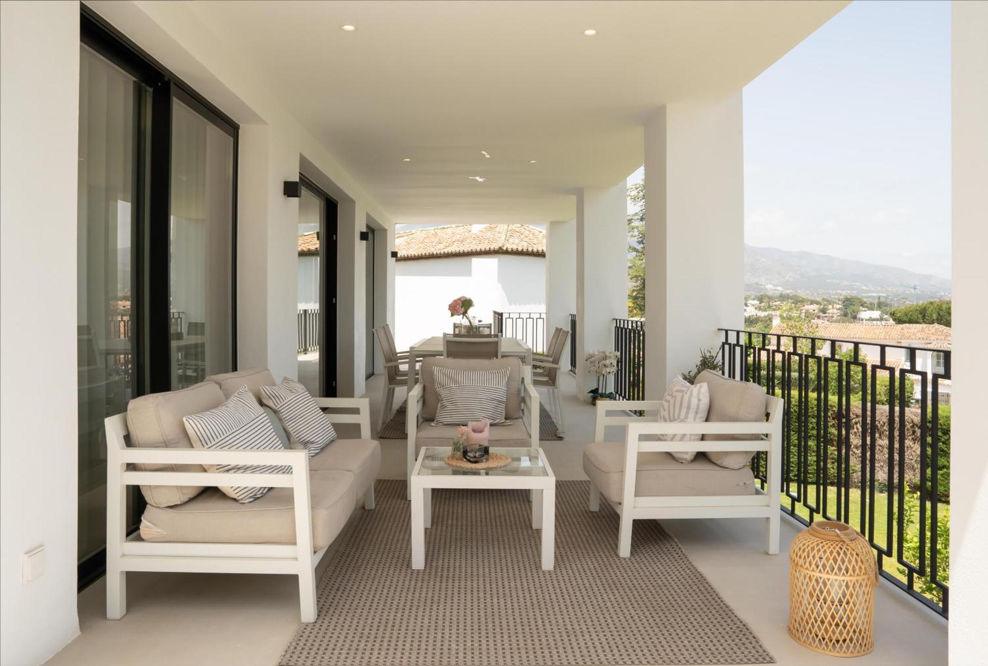 Exquisite 5 Bdrm Luxury W Gym, Bbq, And Pool Marbella
