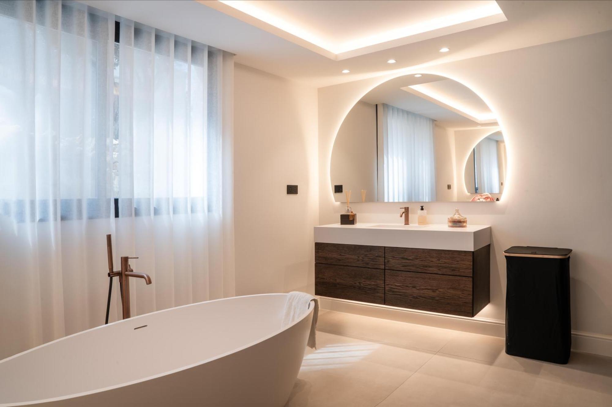 Exquisite 5 Bdrm Luxury W Gym, Bbq, And Pool * Marbella