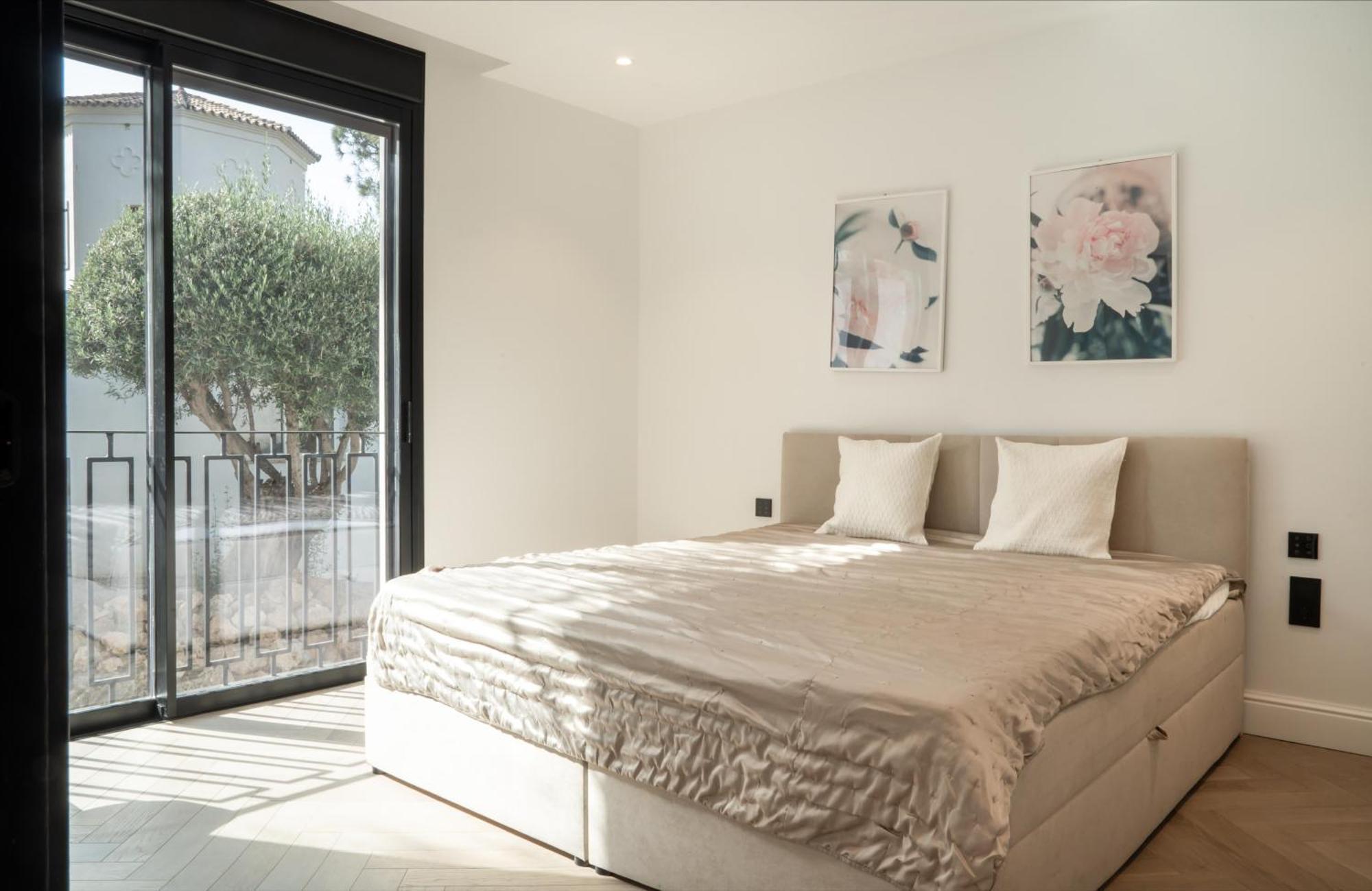Apartment Exquisite 5 Bdrm Luxury W Gym, Bbq, And Pool Marbella