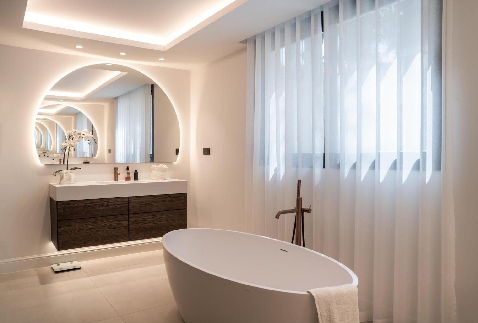 Exquisite 5 Bdrm Luxury W Gym, Bbq, And Pool * Marbella