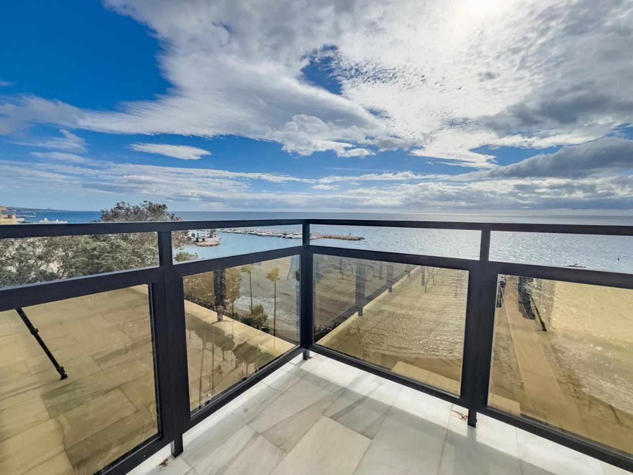 Skol 617 Beachfront Two-bedrooms Duplex With Sea Views *