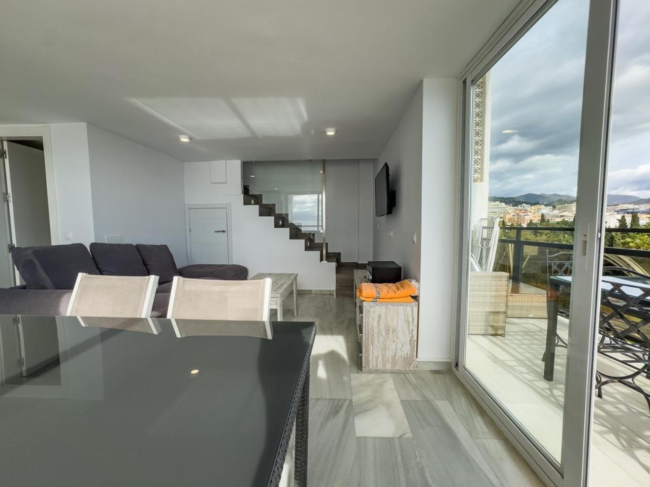 Skol 617 Beachfront Two-bedrooms Duplex With Sea Views
