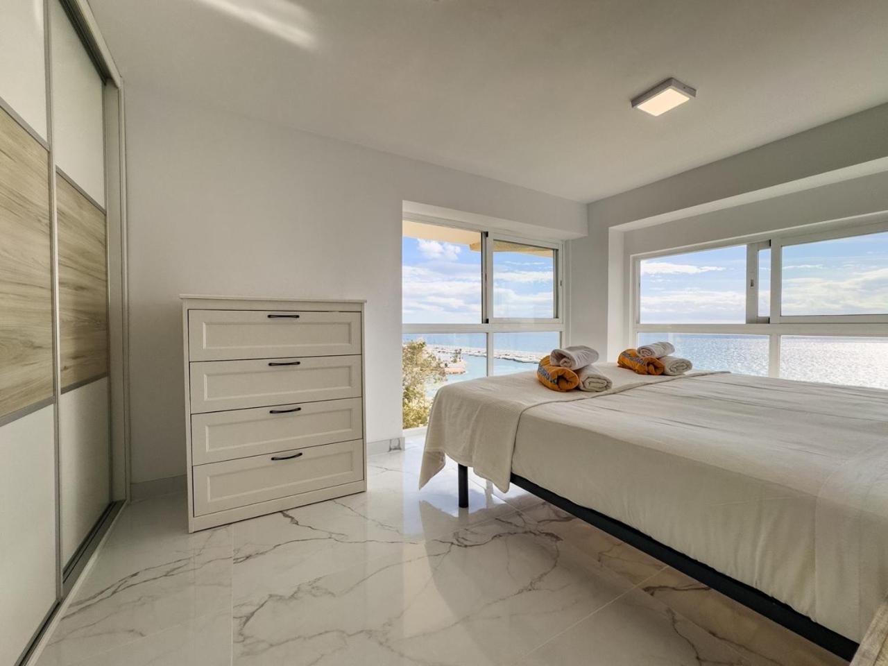 Skol 617 Beachfront Two-bedrooms Duplex With Sea Views