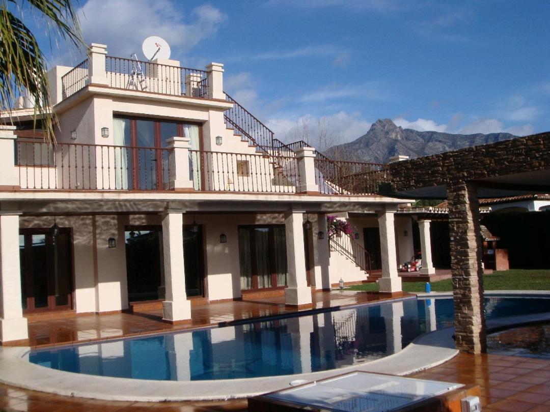 Casa Farah Golden Mile Coral Behind Aldi Villa Marbella