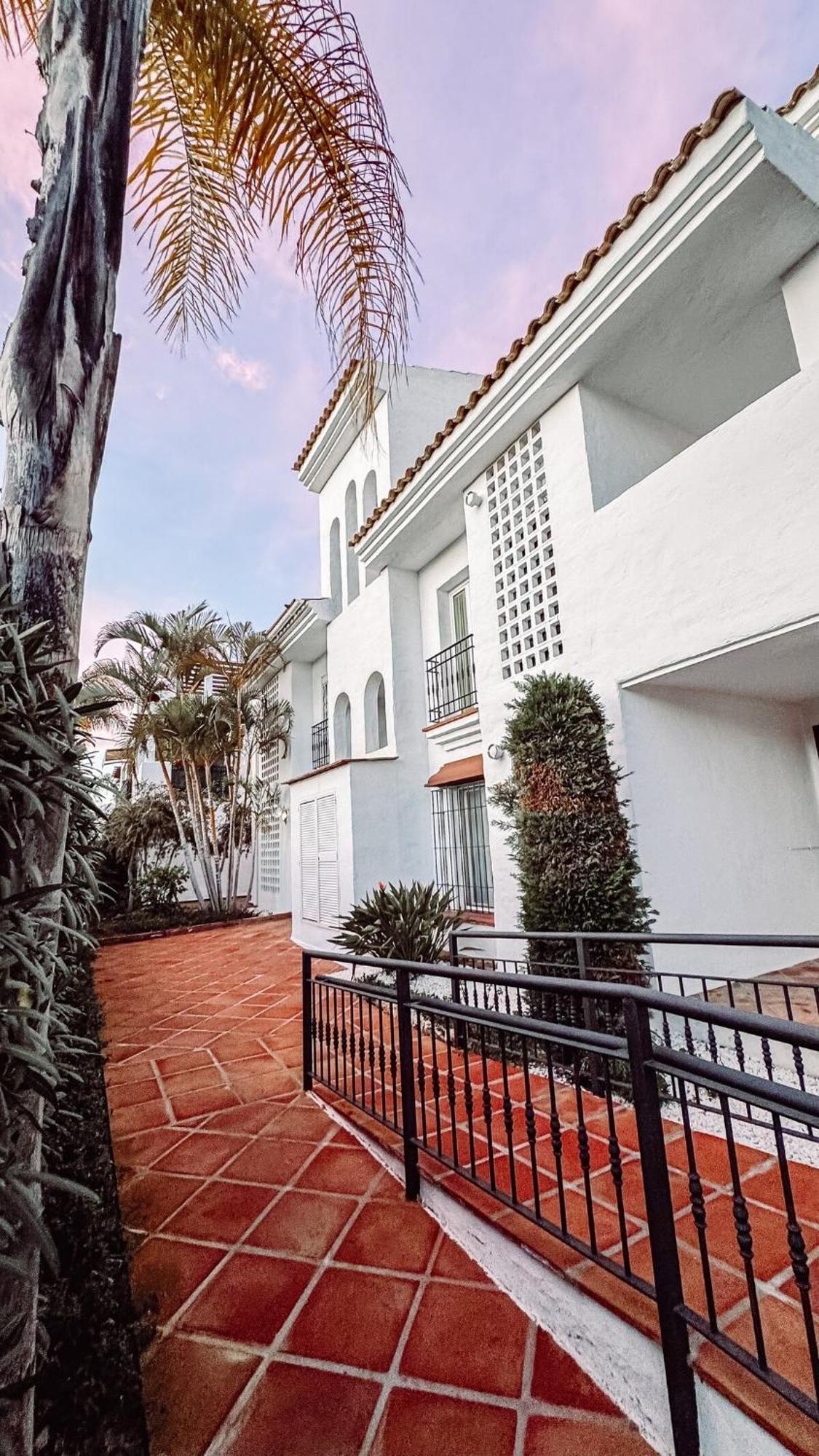 With Pool And Big Terrace With Pool View And Near To Apartamento *