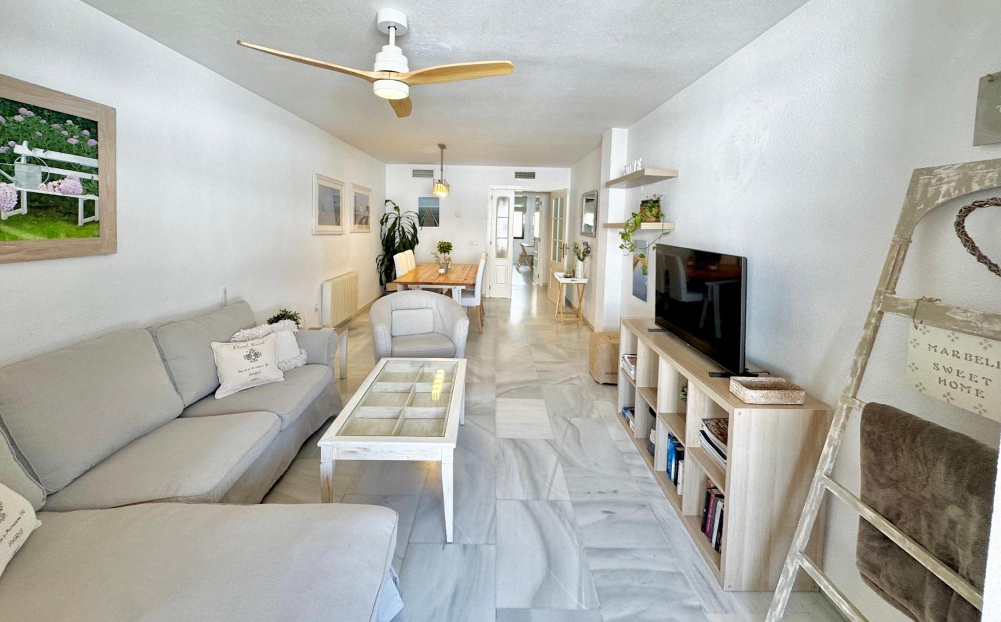 Apartment Ricardo Soriano Center Of - Eaw Homes