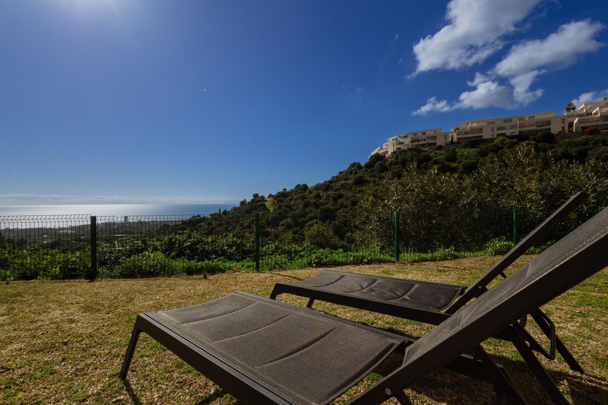 Moderno Vacacional Con Increbles Vistas Al Mar Con Y Gimnasio Marbella