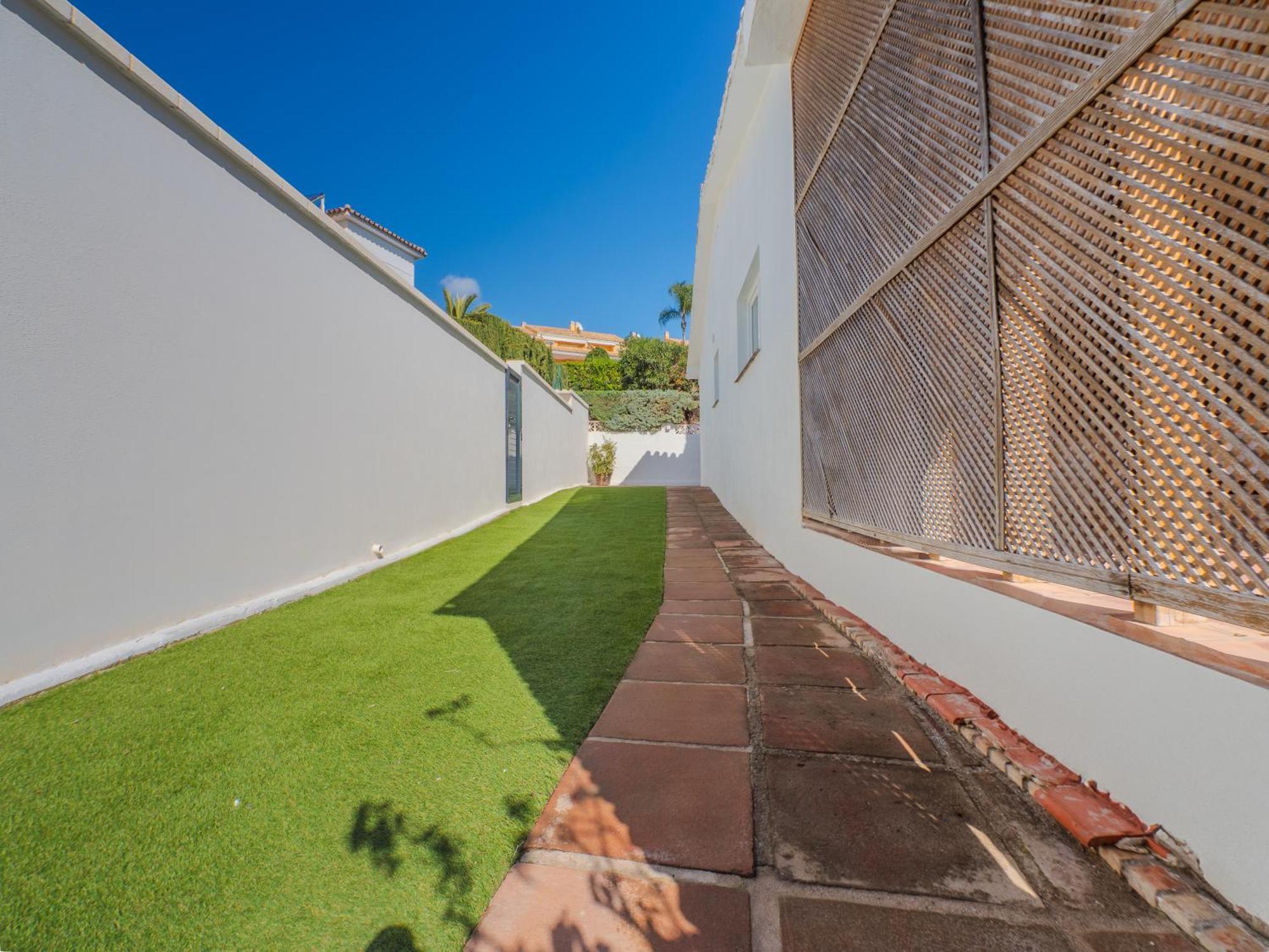 New House 80 M From The * Marbella