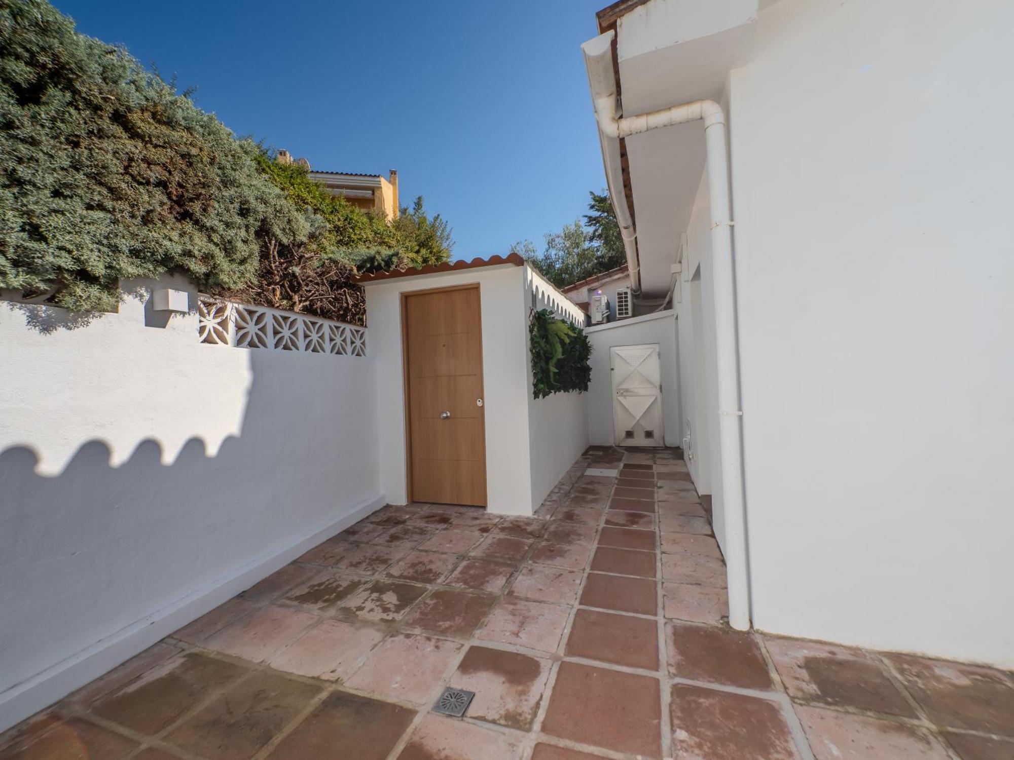 New House 80 M From The Marbella