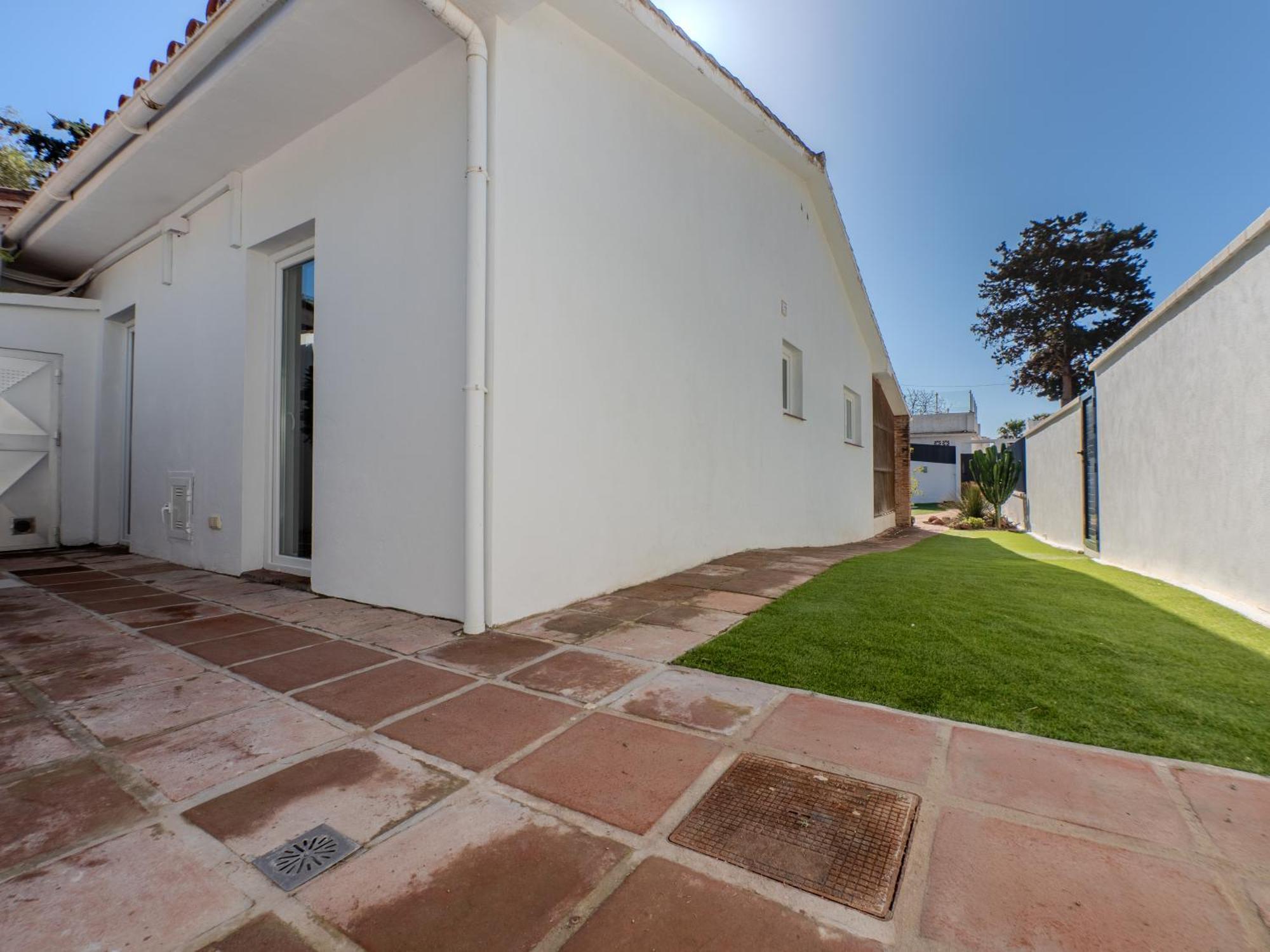 New House 80 M From The Holiday home *