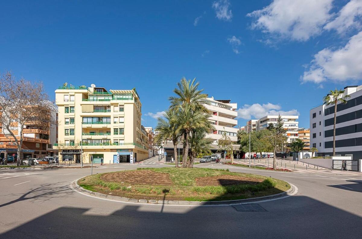 Elegant Apartment, Steps From The Sea With Parking Included Apartment *