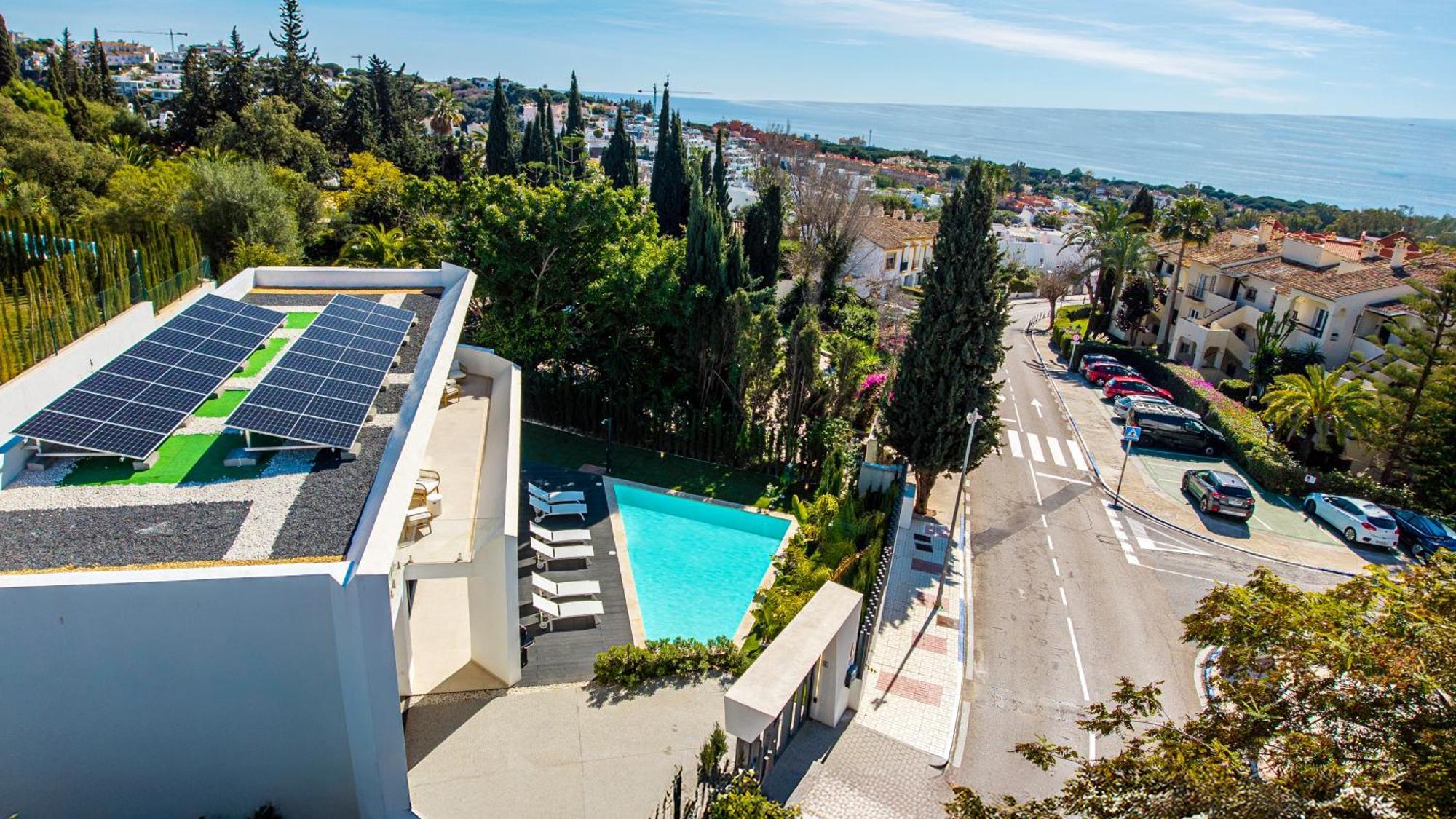 Vacation I La Moderne, Sparkling Heated Pool, Private Gym, Cine Room, Arcade Machines