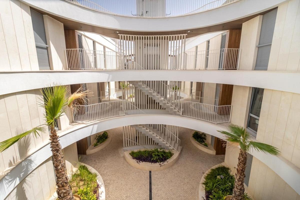 Bellamar Luxury In With Amenities Apartment *