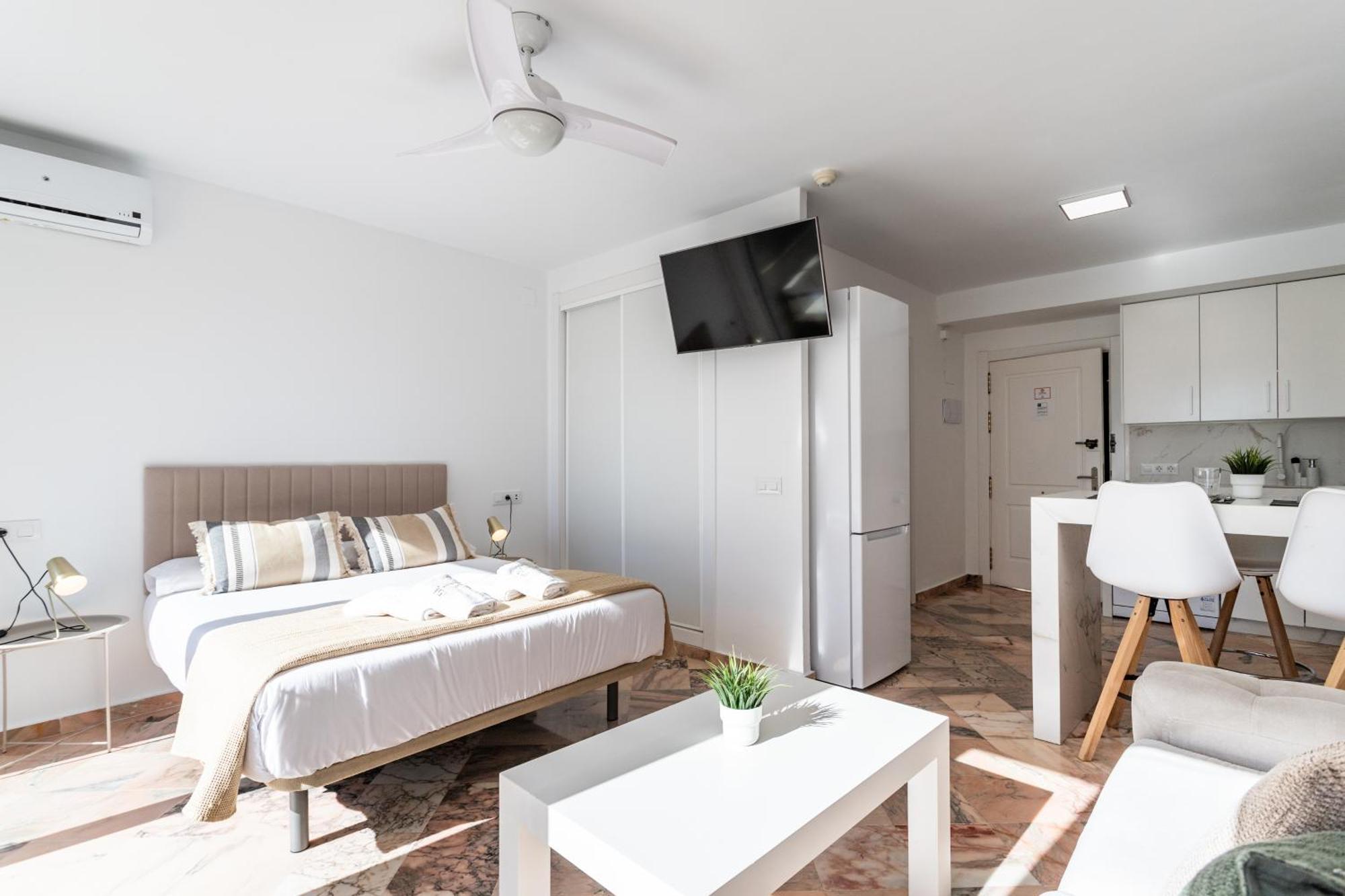 2 Estudios En La Romana Playa, Uno Con Vista Parcial Mar Y Otro Vista A La Piscina Apartment Marbella