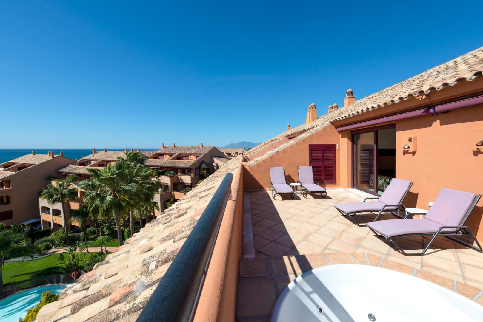 Apartment Stylish 4 Bedroom Penthouse Just Steps From Bahia *