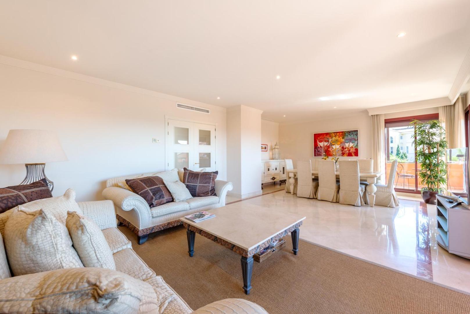 Apartment Stylish 4 Bedroom Penthouse Just Steps From Bahia