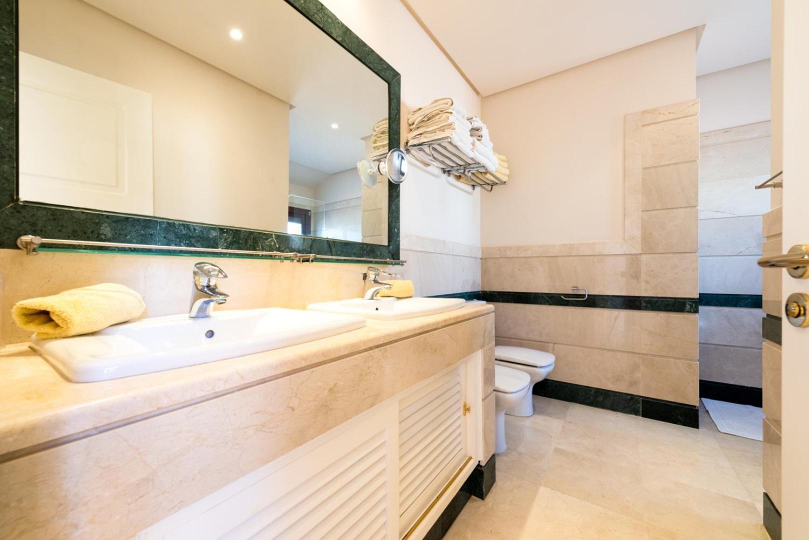 Apartment Stylish 4 Bedroom Penthouse Just Steps From Bahia Marbella