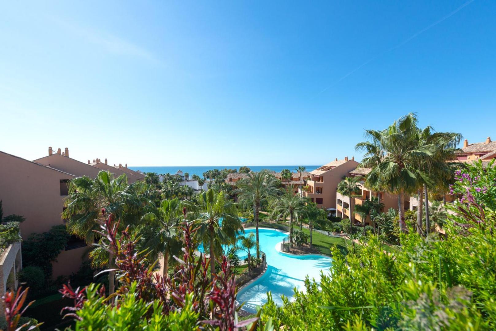 Apartment Stylish 4 Bedroom Penthouse Just Steps From Bahia