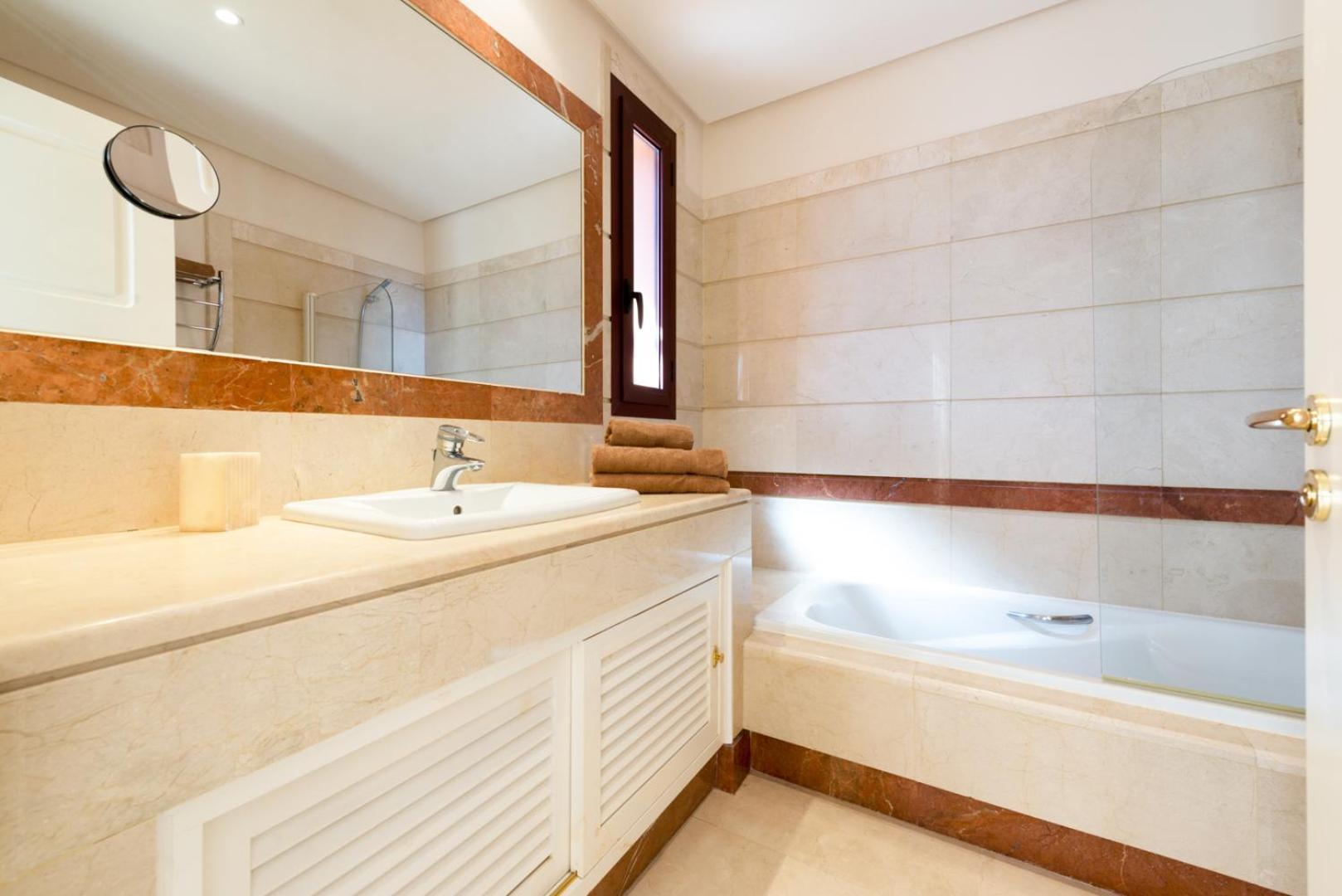 Stylish 4 Bedroom Penthouse Just Steps From Bahia Apartment