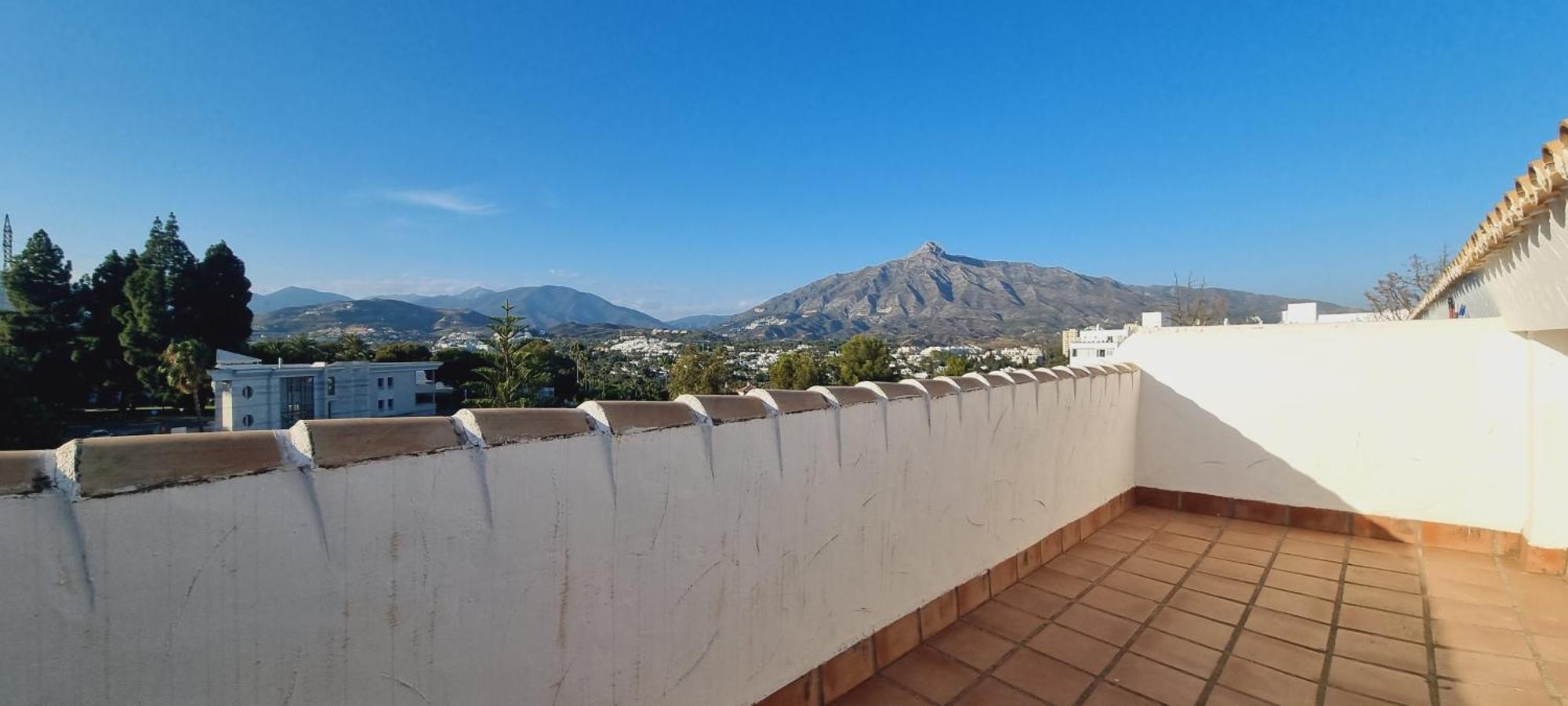 Duplex Nueva Andalucia Con Maravillosas Vistas Al Mar Marbella
