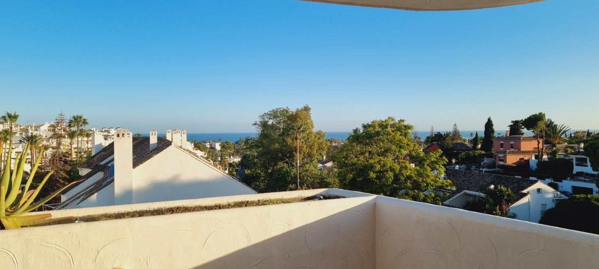Apartment Duplex Nueva Andalucia Con Maravillosas Vistas Al Mar