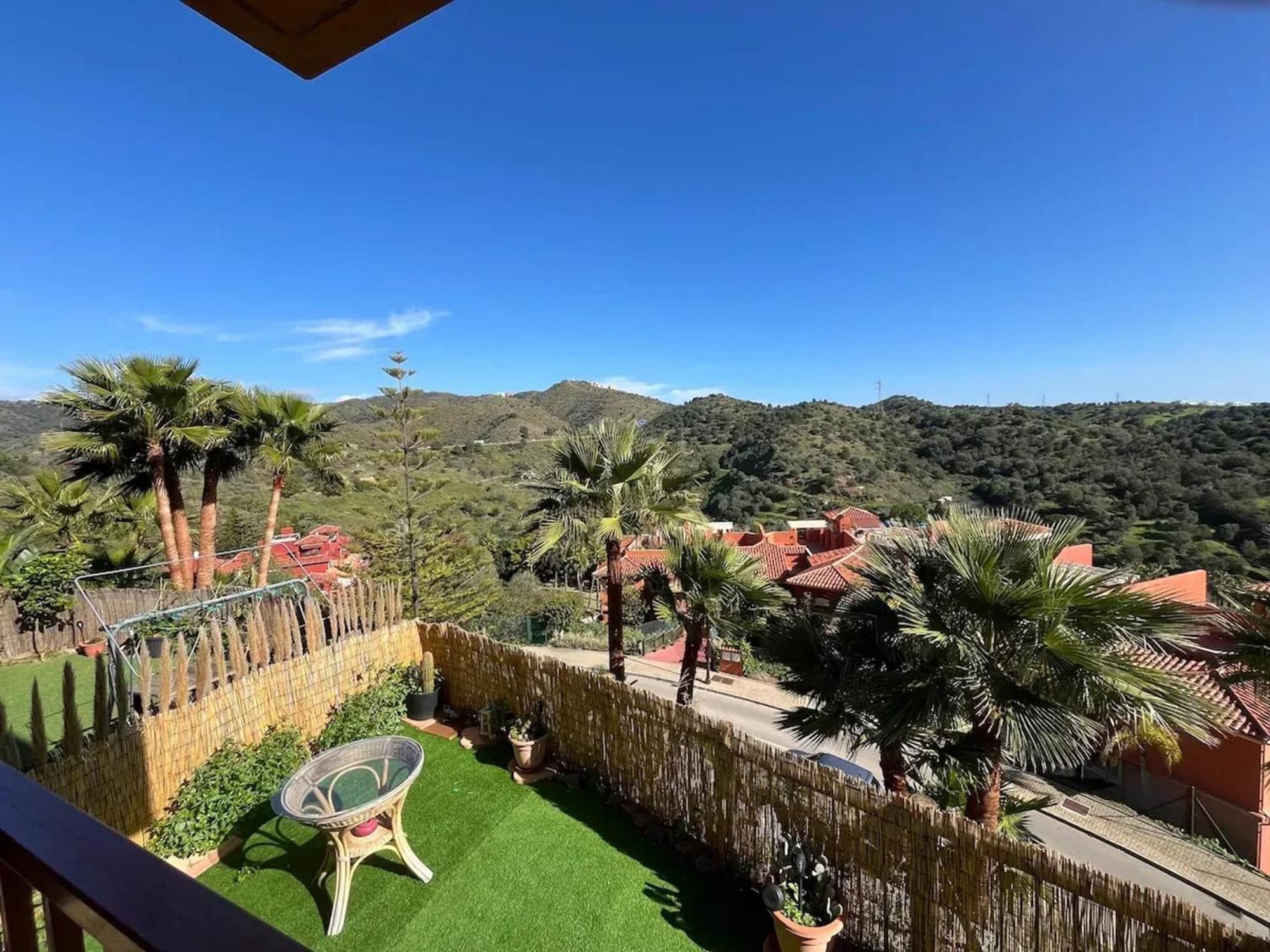 Apartment Stunning 5 Minutes From The And Golf!
