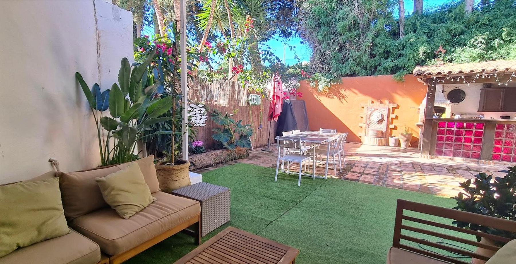 4 Bed House With Pool Walk To Puerto Banus Fast Internet Casa de férias *