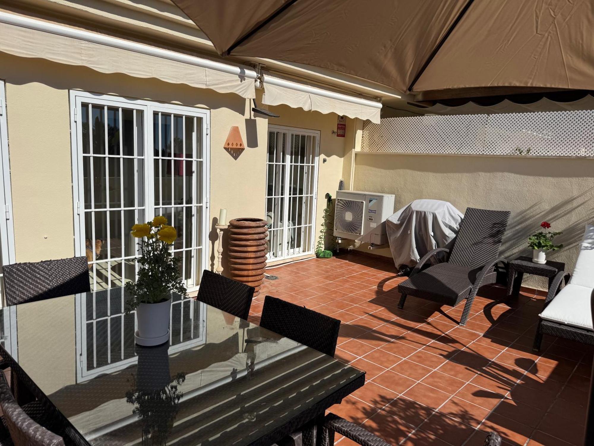 Piso-lechuza Elviria 2 Bedroom Penthouse-maisonette In Elviria-marbella- Urb Jardines De Santa Maria Golf Appartement Marbella
