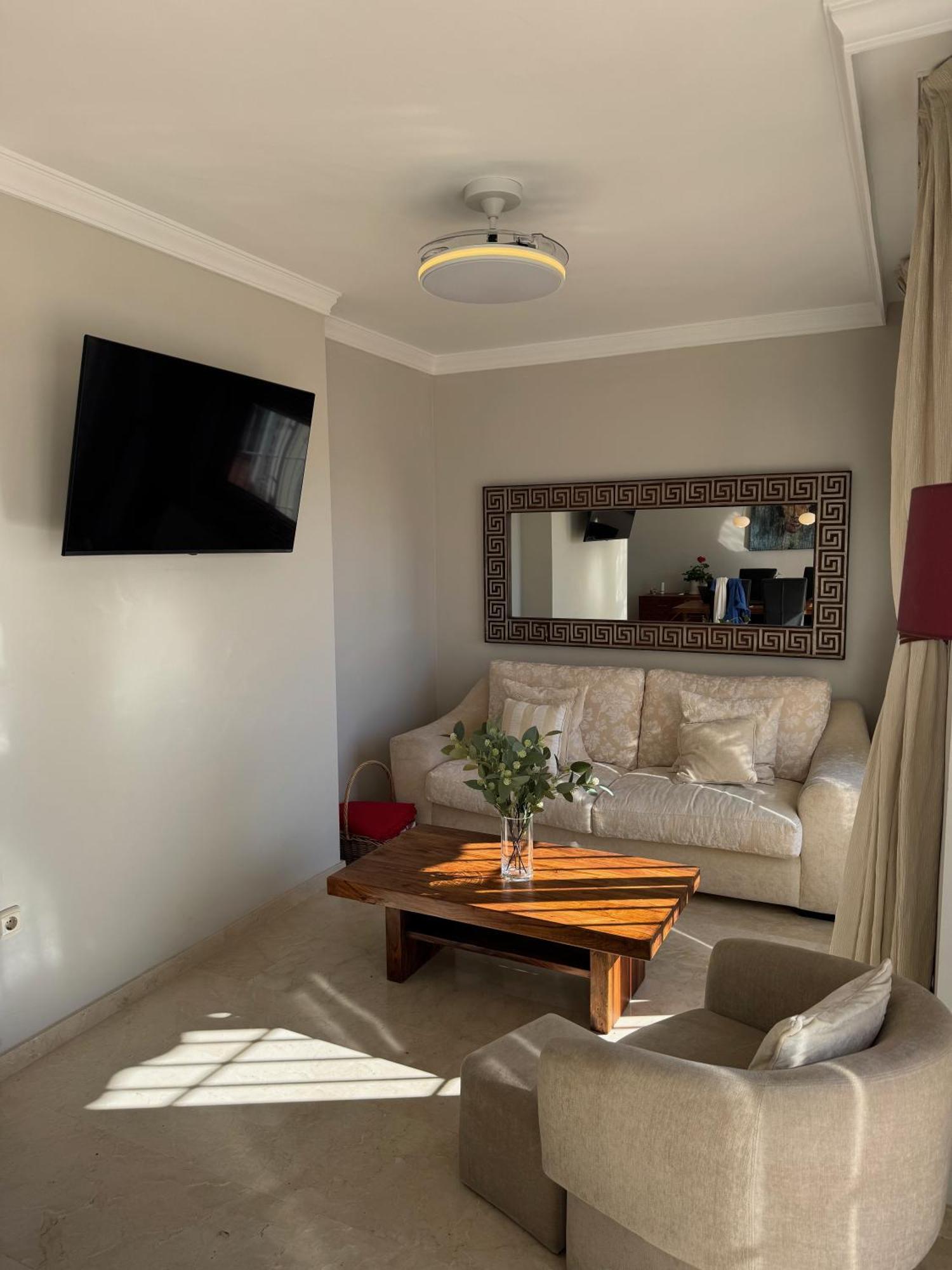 Piso-lechuza Elviria 2 Bedroom Penthouse-maisonette In Elviria-marbella- Urb Jardines De Santa Maria Golf Appartement Marbella
