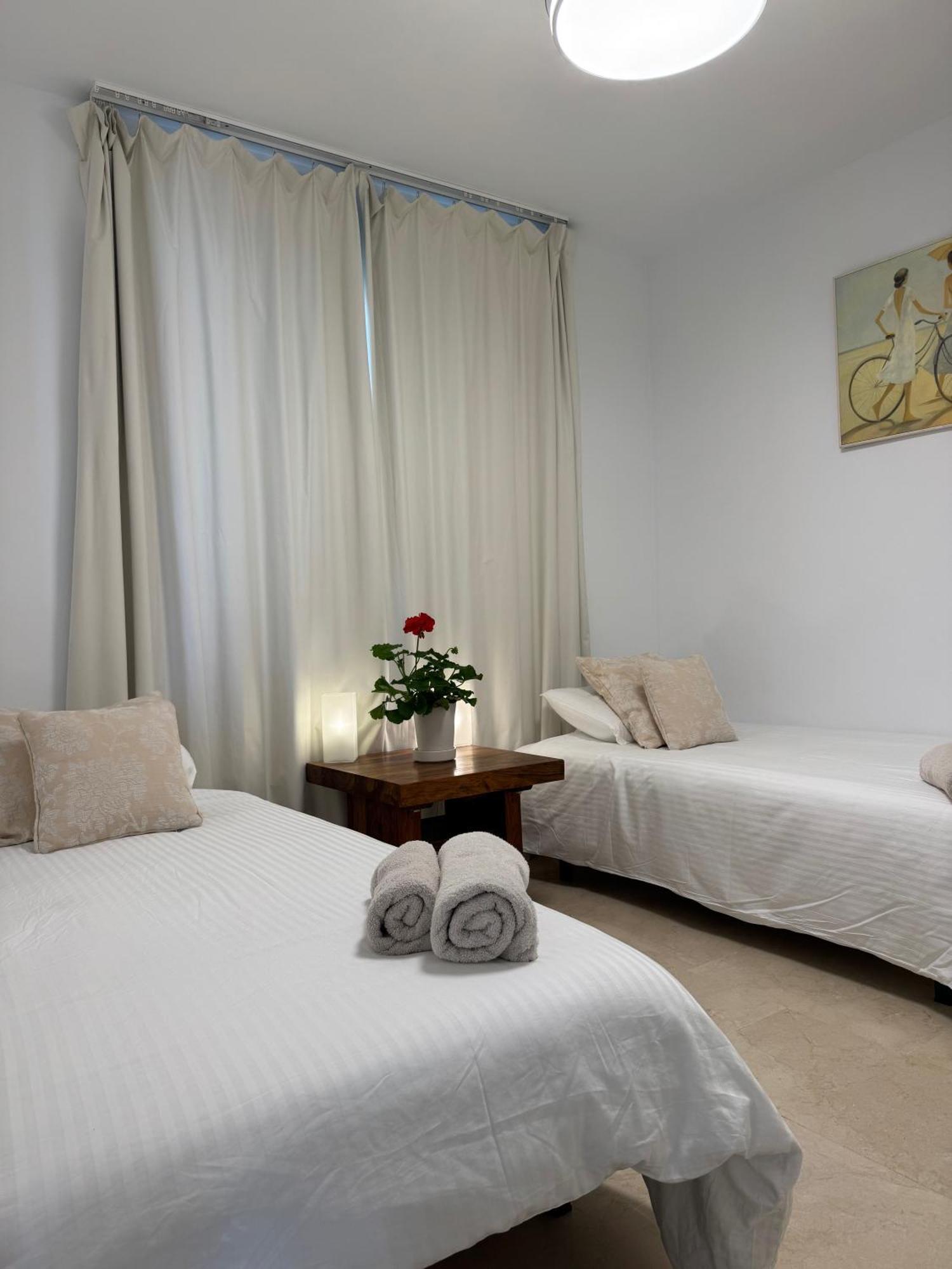 Piso-lechuza Elviria 2 Bedroom Penthouse-maisonette In Elviria-marbella- Urb Jardines De Santa Maria Golf *