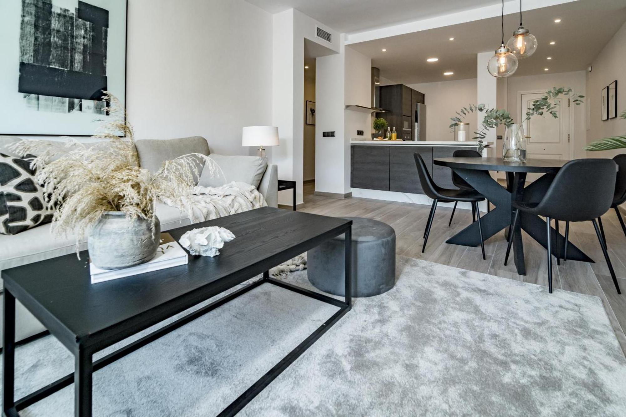 Pr - Stunning Flat Front Line Puerto Banus