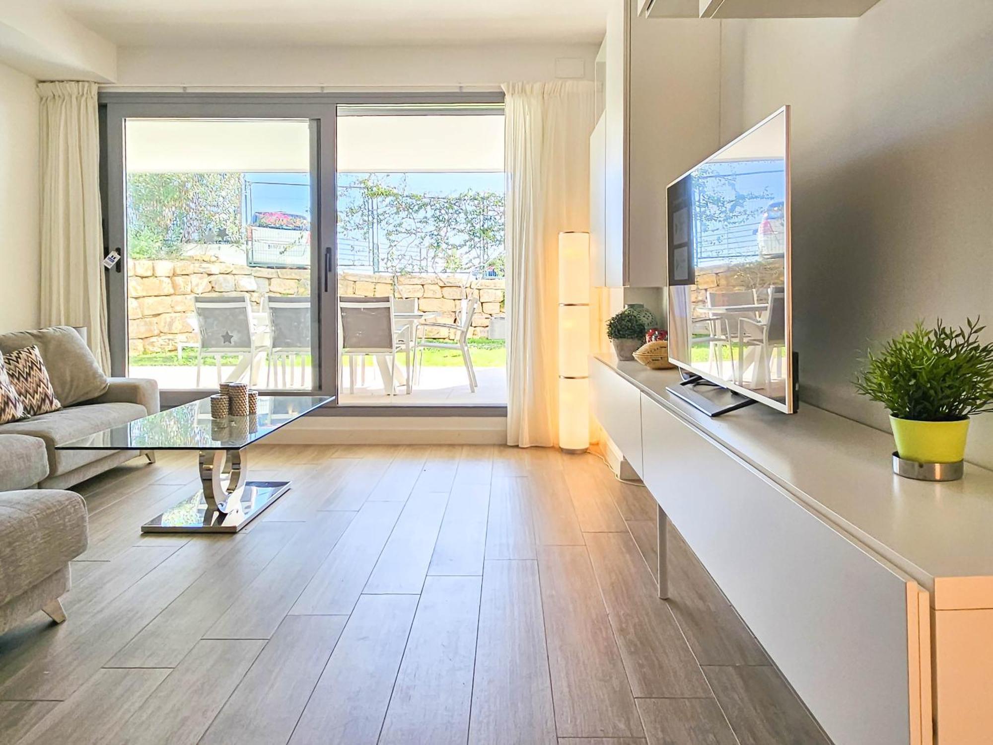 Luxury Ground Floor - 300 M To Cabopino Golf Marbella