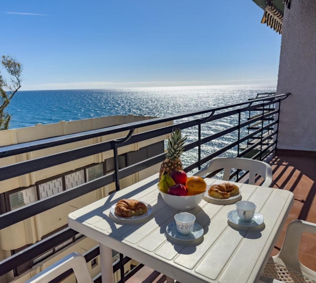 Apartment Mediterraneo 6 9 Charming Beachfront 1bedroom With Stunning Sea Views