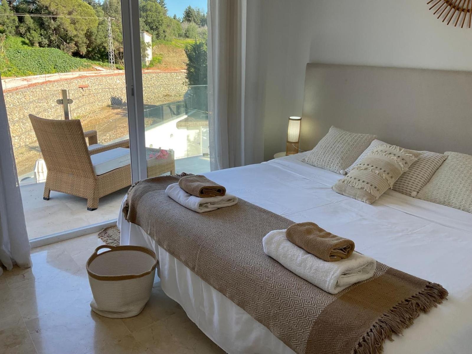 Private Luxurious Walking Distance To Puerto Banus Pousada