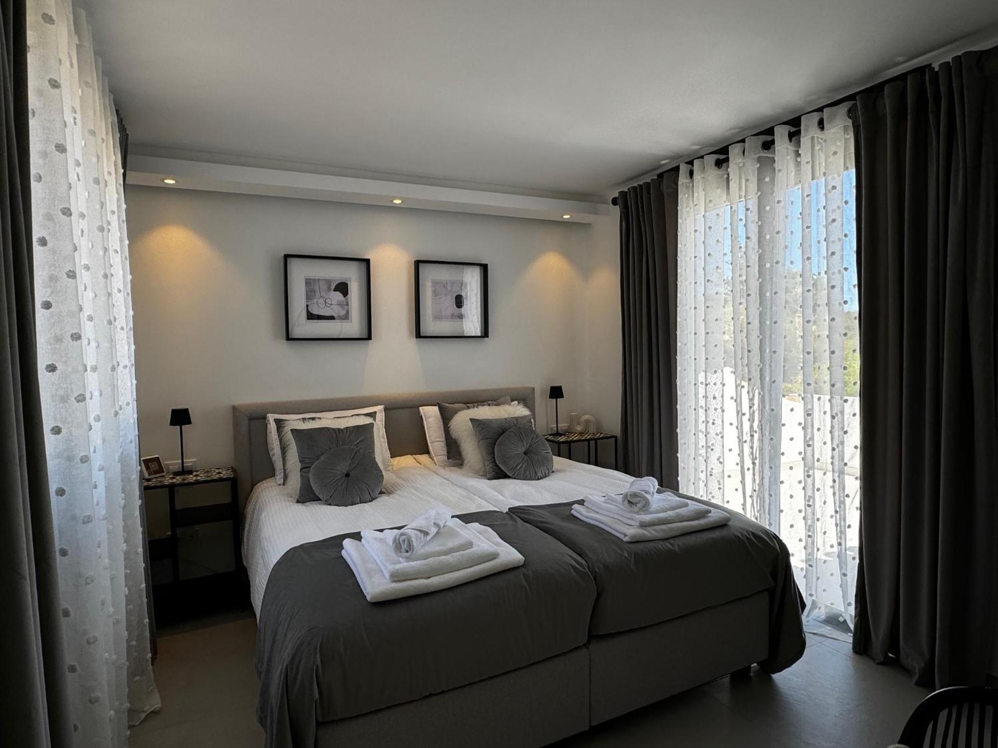 Bliss - Luxury 4-bedroom With Garden, Private Pool & Jacuzzi, Marbesa Near- 5 Min To The Cabopino Villa Marbella