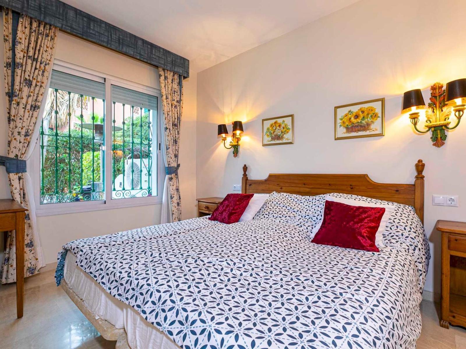 Pass The Keys Charming Andalusian Ground Floor With Patio Apartment