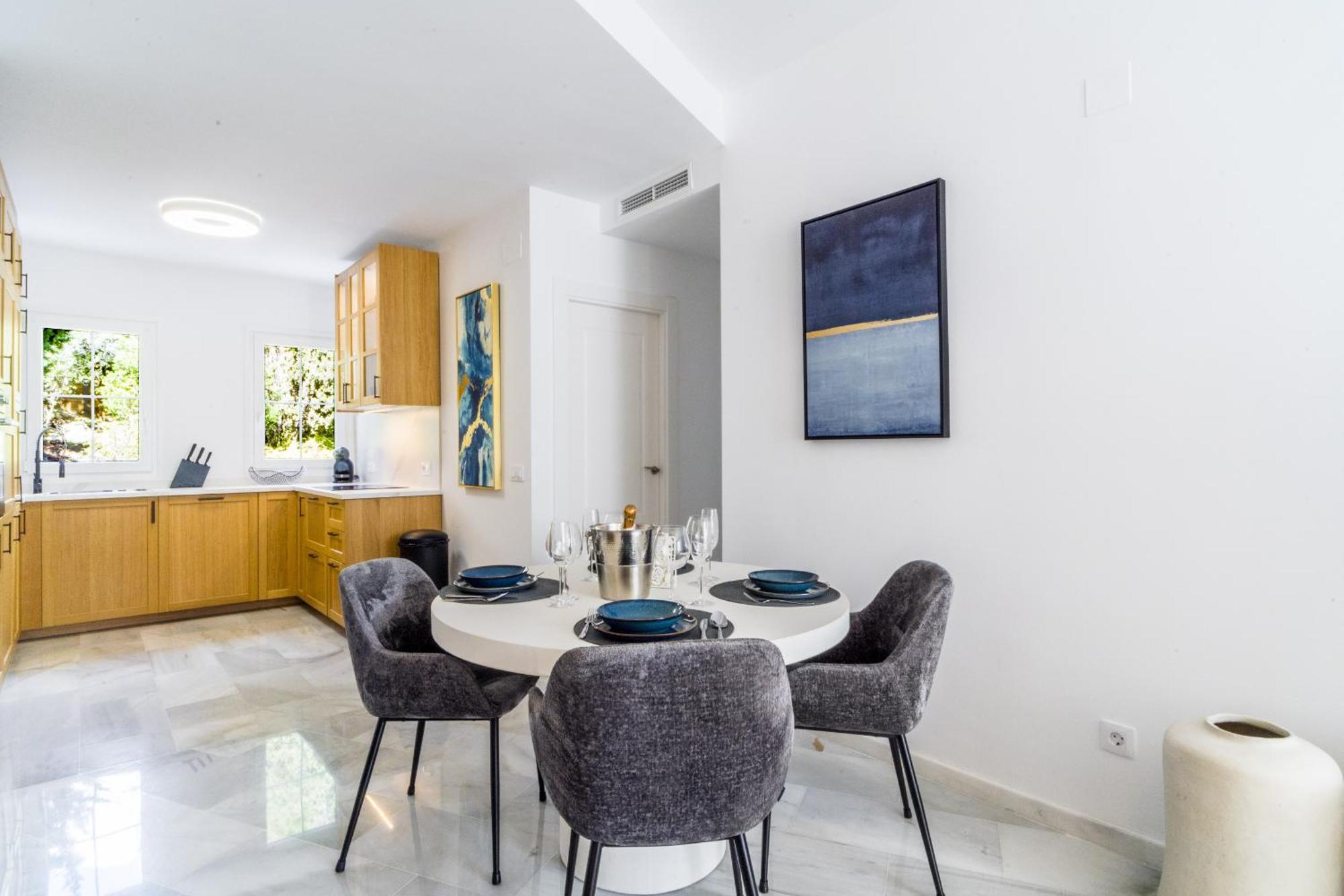 Real - Newly Reformed Apartment Marbella