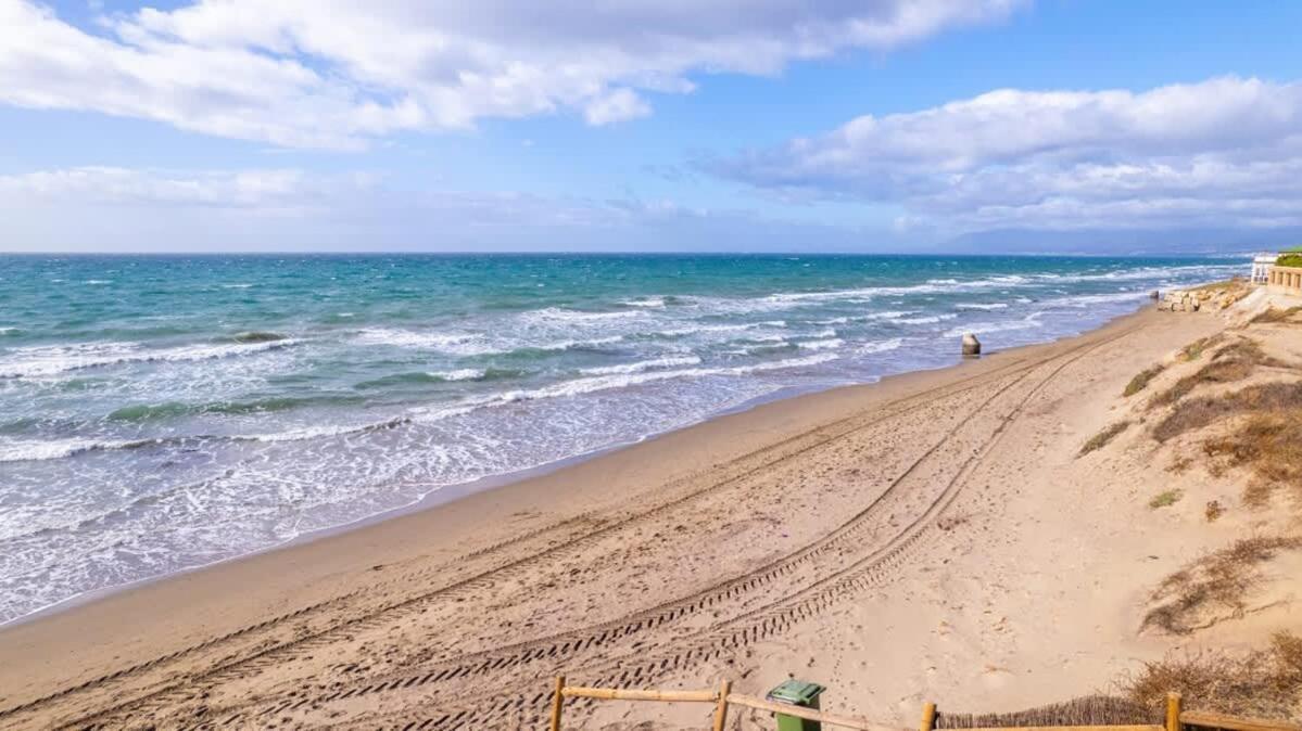 Seaside Elegance With Sea View Apartamento Marbella