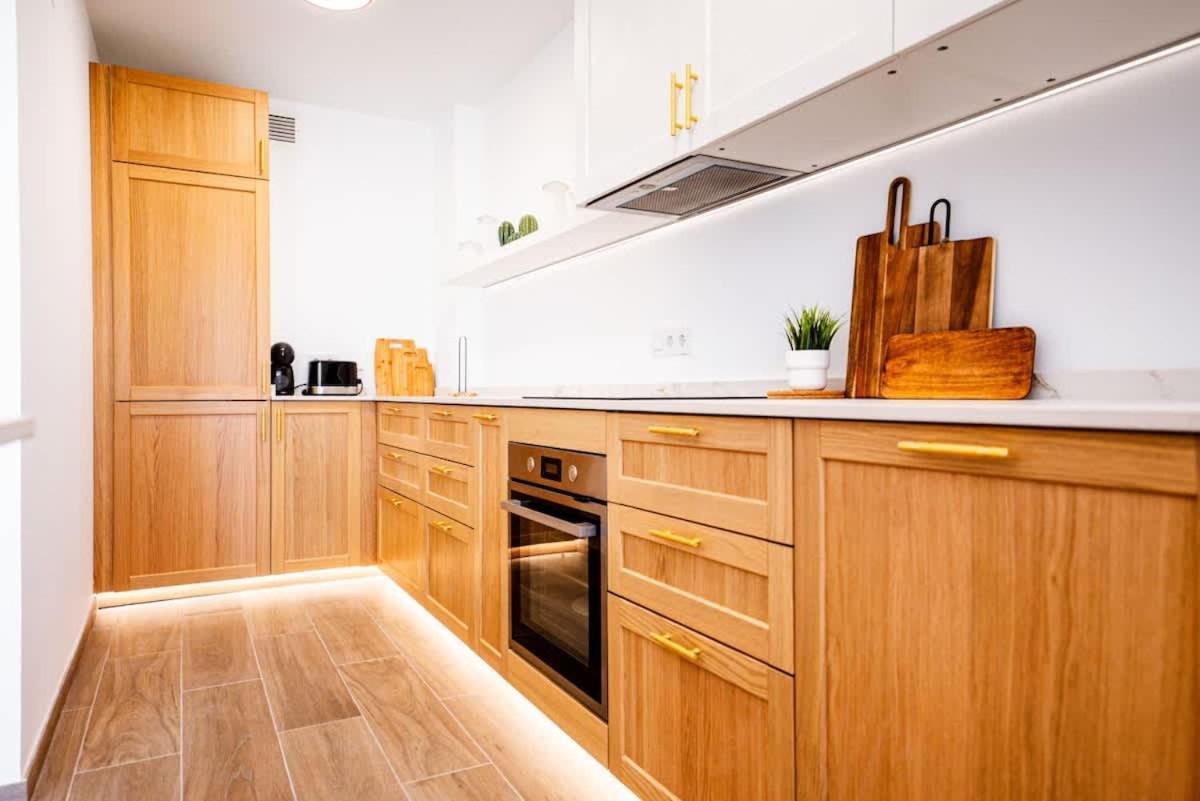 Vistamar, 3 Bedroom 50 Meters From The Marbella