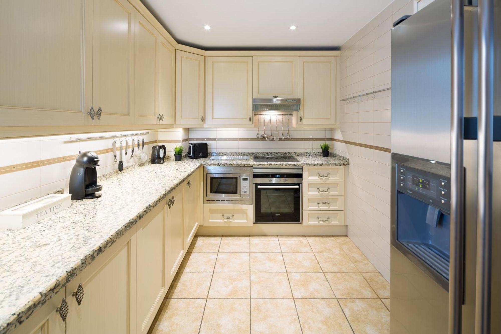 Luxury 5* 3 Beds In Playas Del Duque, Puerto Banus * Marbella
