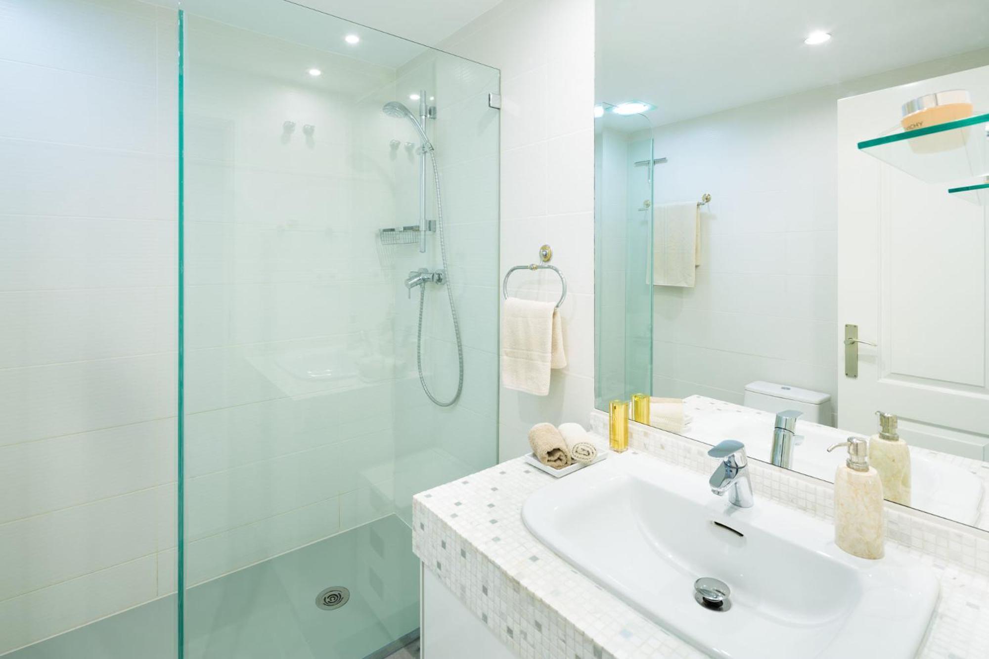 Luxury 5* 3 Beds In Playas Del Duque, Puerto Banus * Marbella